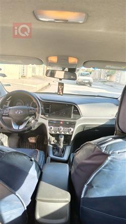 هیوندای ئەلەنترا